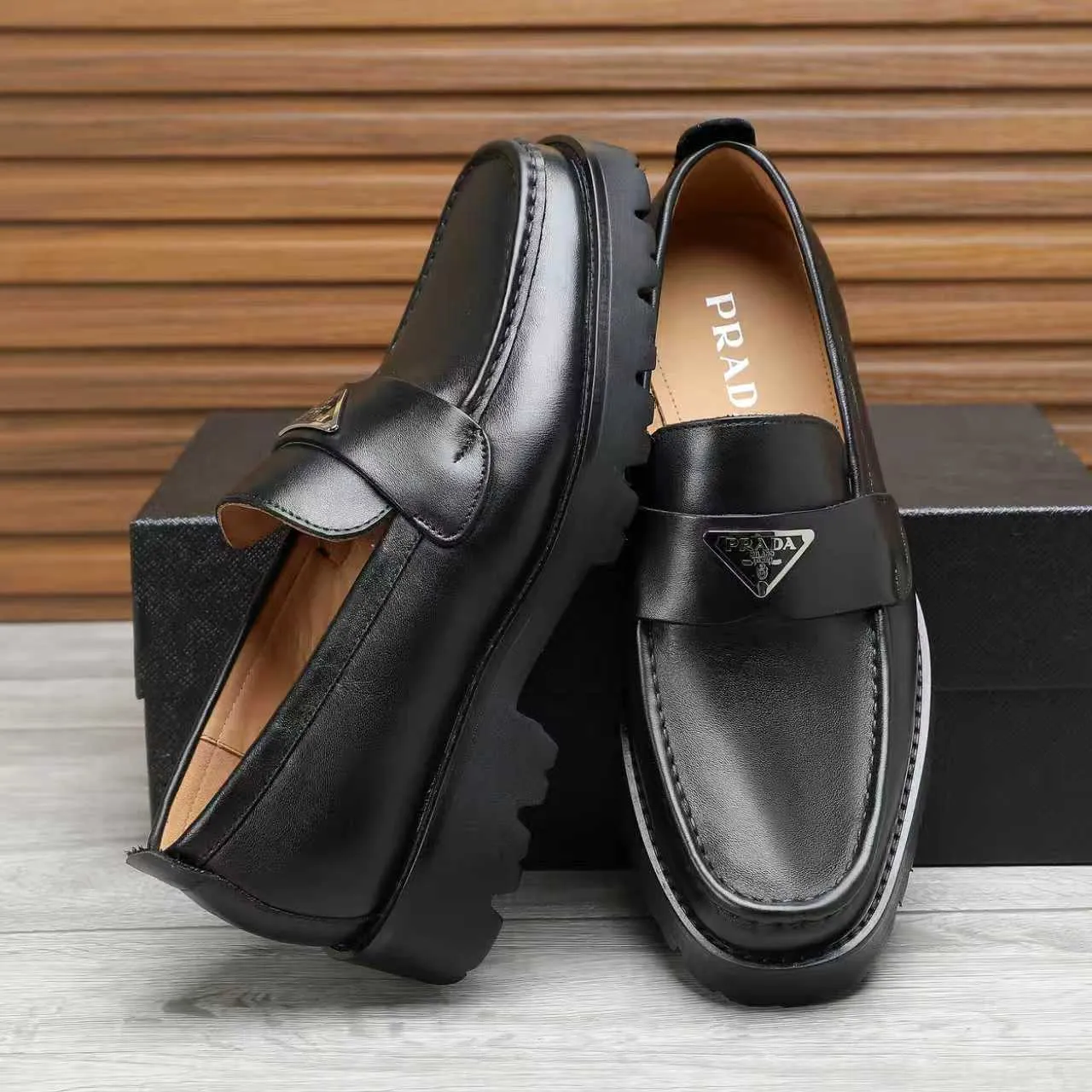 Men's shoes 💰540 💰💰🎩🎩【Prada】Counter 1:1⬆️original reproduction, absolute quality🆗original outsole, high-quality imported rubber, wear-resistant and non-slip, never degummed, upper material: imported first-layer cowhide➕anti-slip foam outsole, official website material, inner material: water-dyed leather lining, 6 colors available! Code number 38-45
